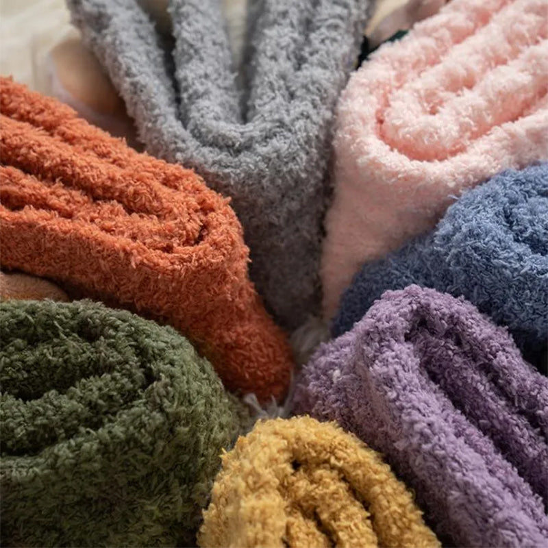 Flauschige Weihnachtssocken